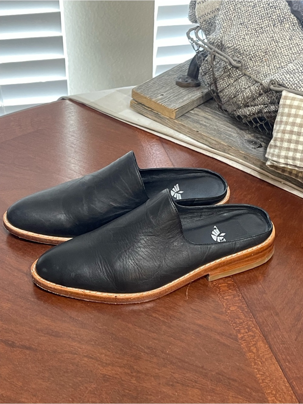 Fortress Of Inca Adra Leather Mule Slide Flats